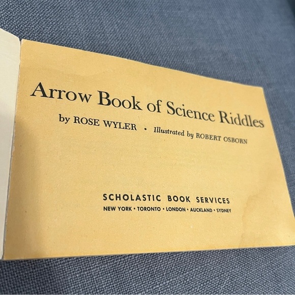 Vintage Aarow Book of Science Riddles small softcover Rose Wyler - Picture 2 of 9